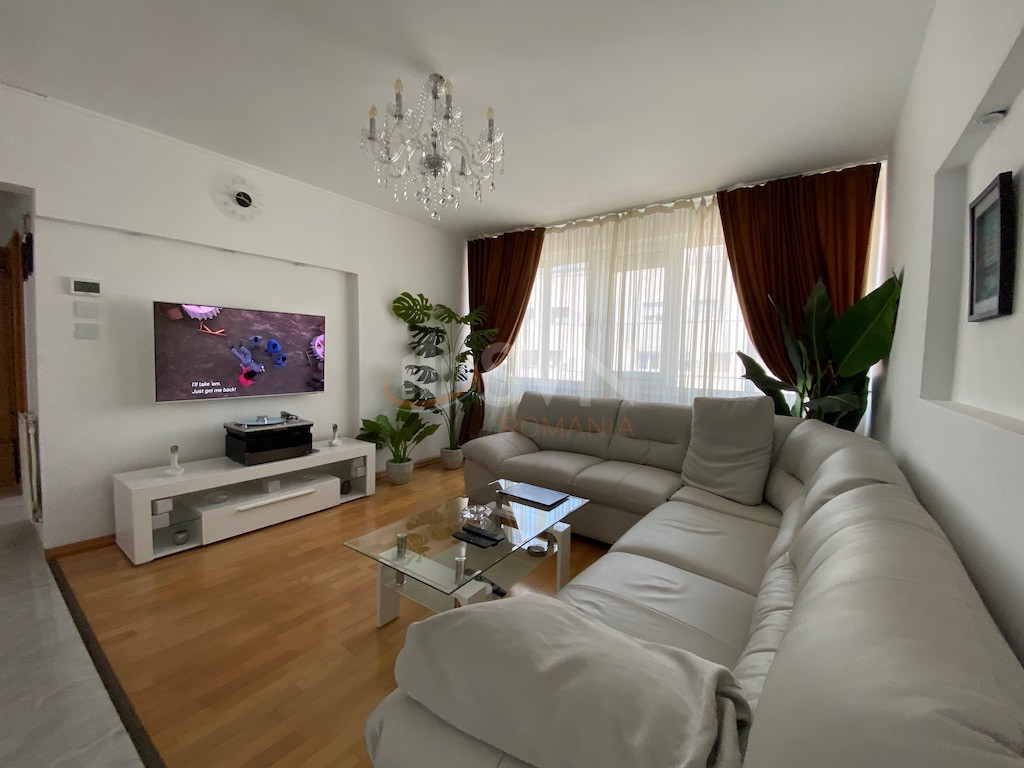 Apartament, 3 camere Bucuresti/Calea Victoriei
