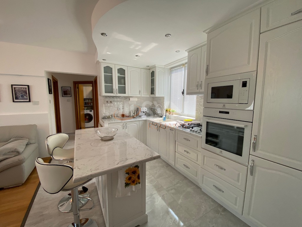 Apartament, 3 camere Bucuresti/Calea Victoriei