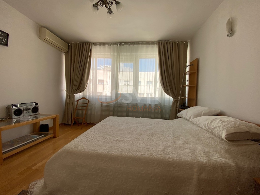 Apartament, 3 camere Bucuresti/Calea Victoriei
