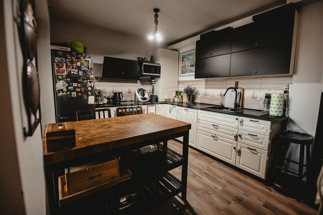 Apartament, 3 camere Cluj/Buna Ziua