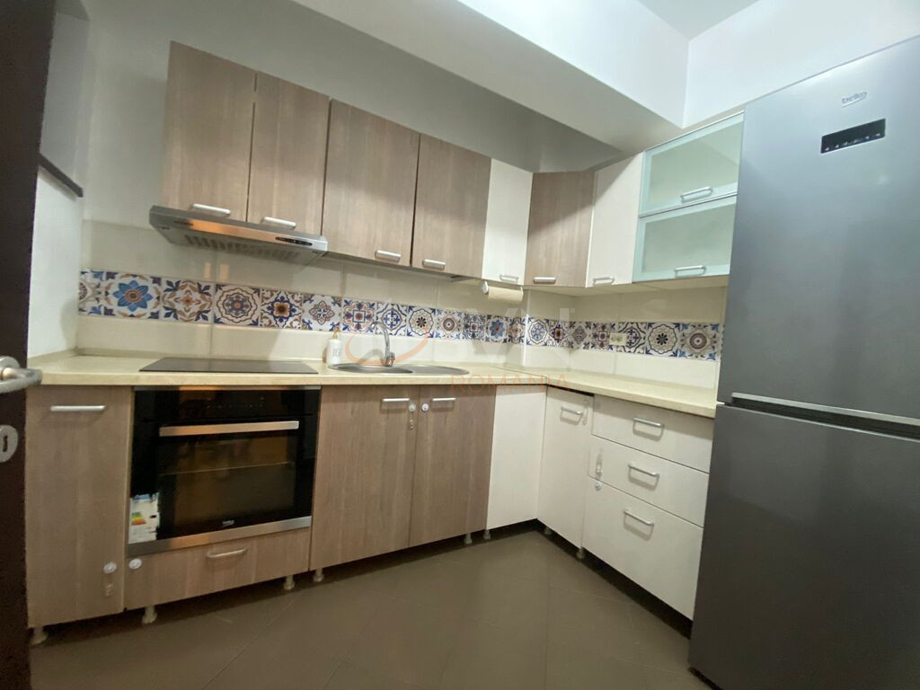 Apartament, 3 camere Bucuresti/Damaroaia