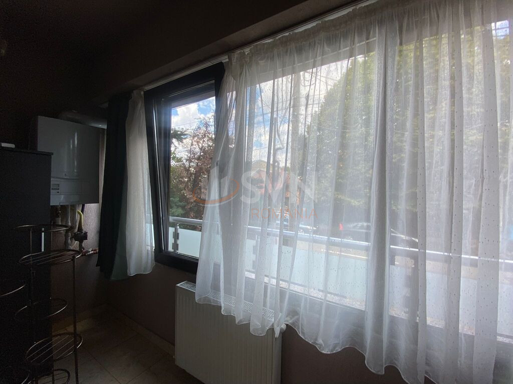 Apartament, 3 camere Bucuresti/Damaroaia