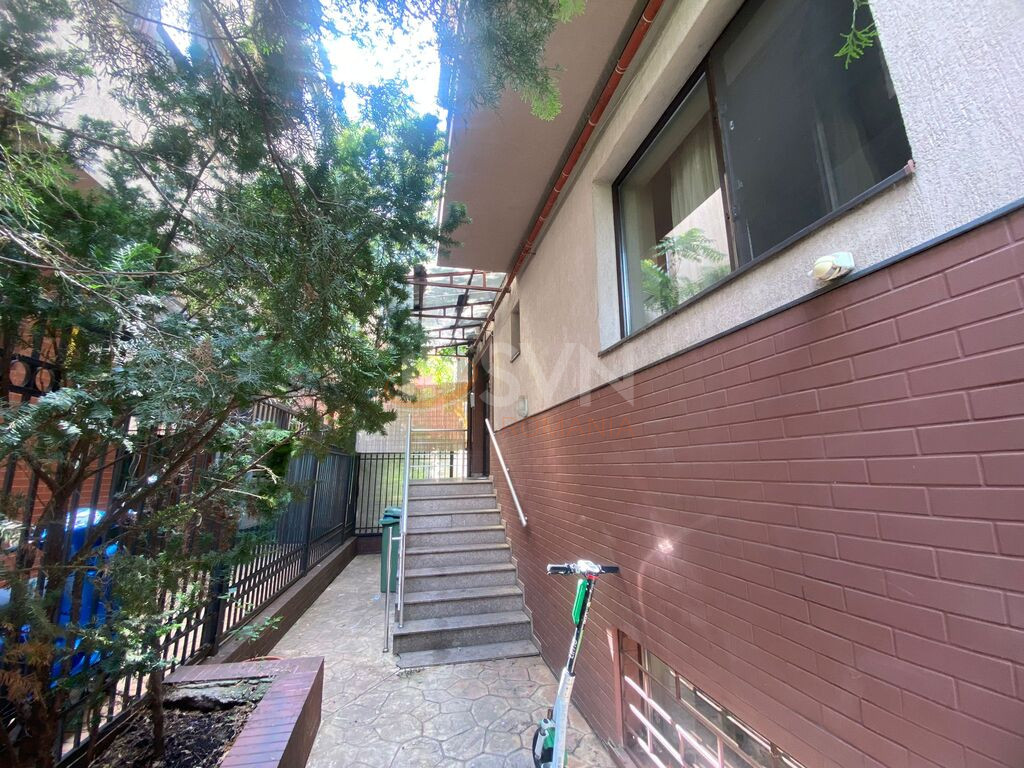 Apartament, 3 camere Bucuresti/Damaroaia