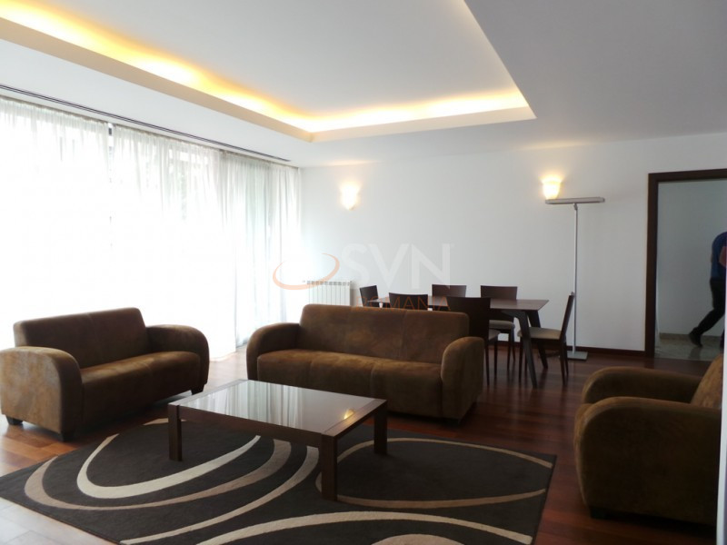 Apartament, 3 camere Bucuresti/Primaverii