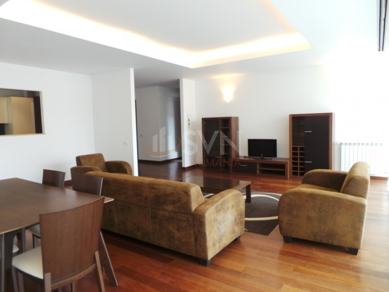 Apartament, 3 camere Bucuresti/Primaverii
