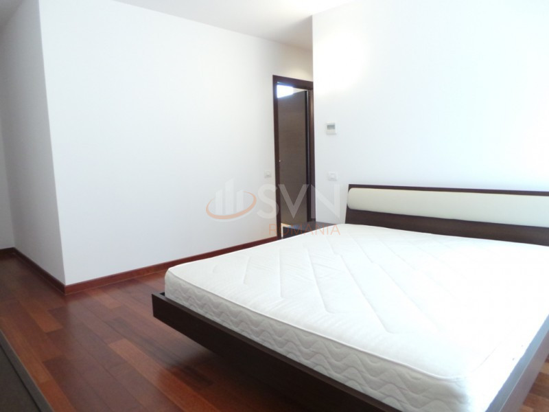 Apartament, 3 camere Bucuresti/Primaverii