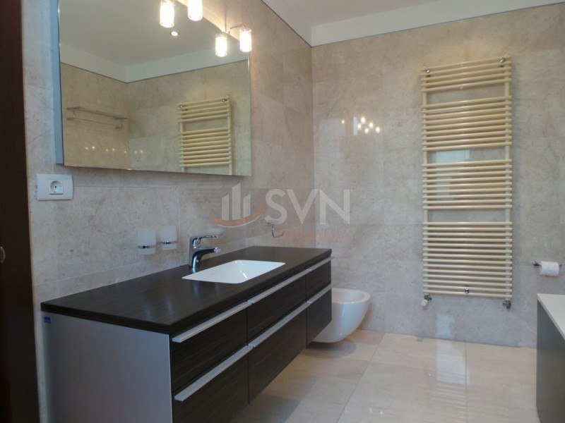 Apartament, 3 camere Bucuresti/Primaverii