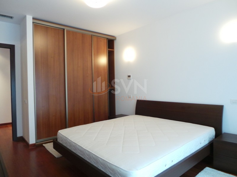 Apartament, 3 camere Bucuresti/Primaverii