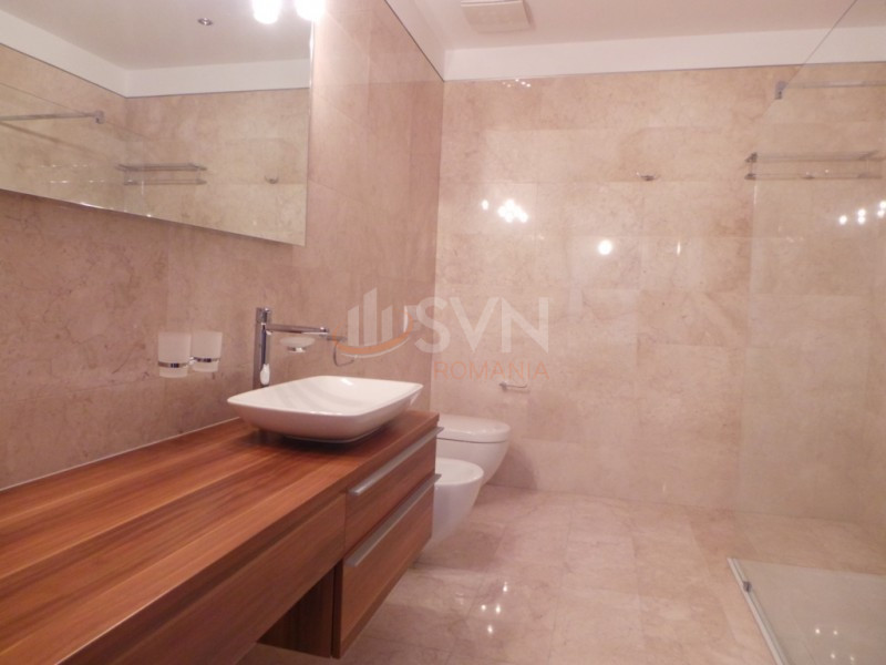 Apartament, 3 camere Bucuresti/Primaverii