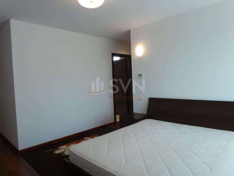 Apartament, 3 camere Bucuresti/Primaverii