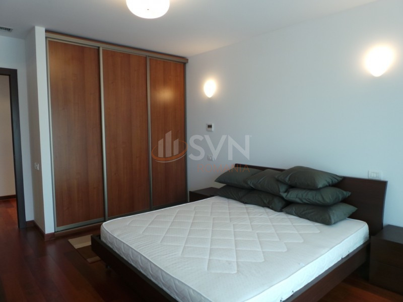 Apartament, 3 camere Bucuresti/Primaverii