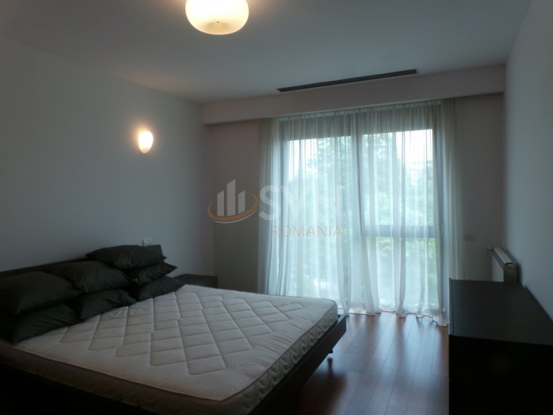 Apartament, 3 camere Bucuresti/Primaverii