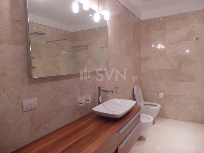 Apartament, 3 camere Bucuresti/Primaverii