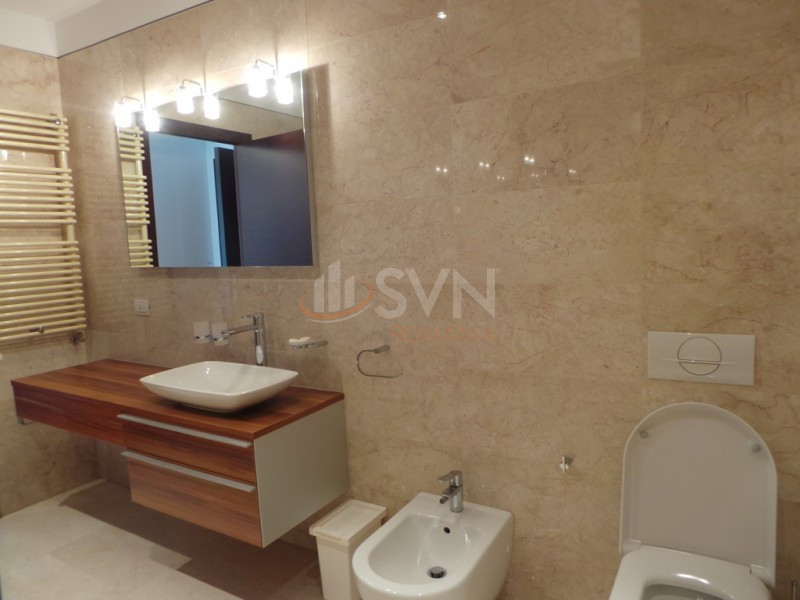 Apartament, 3 camere Bucuresti/Primaverii