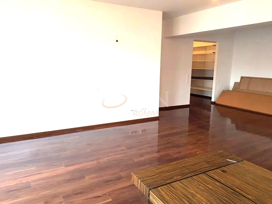 Apartament, 3 camere Cluj/Plopilor