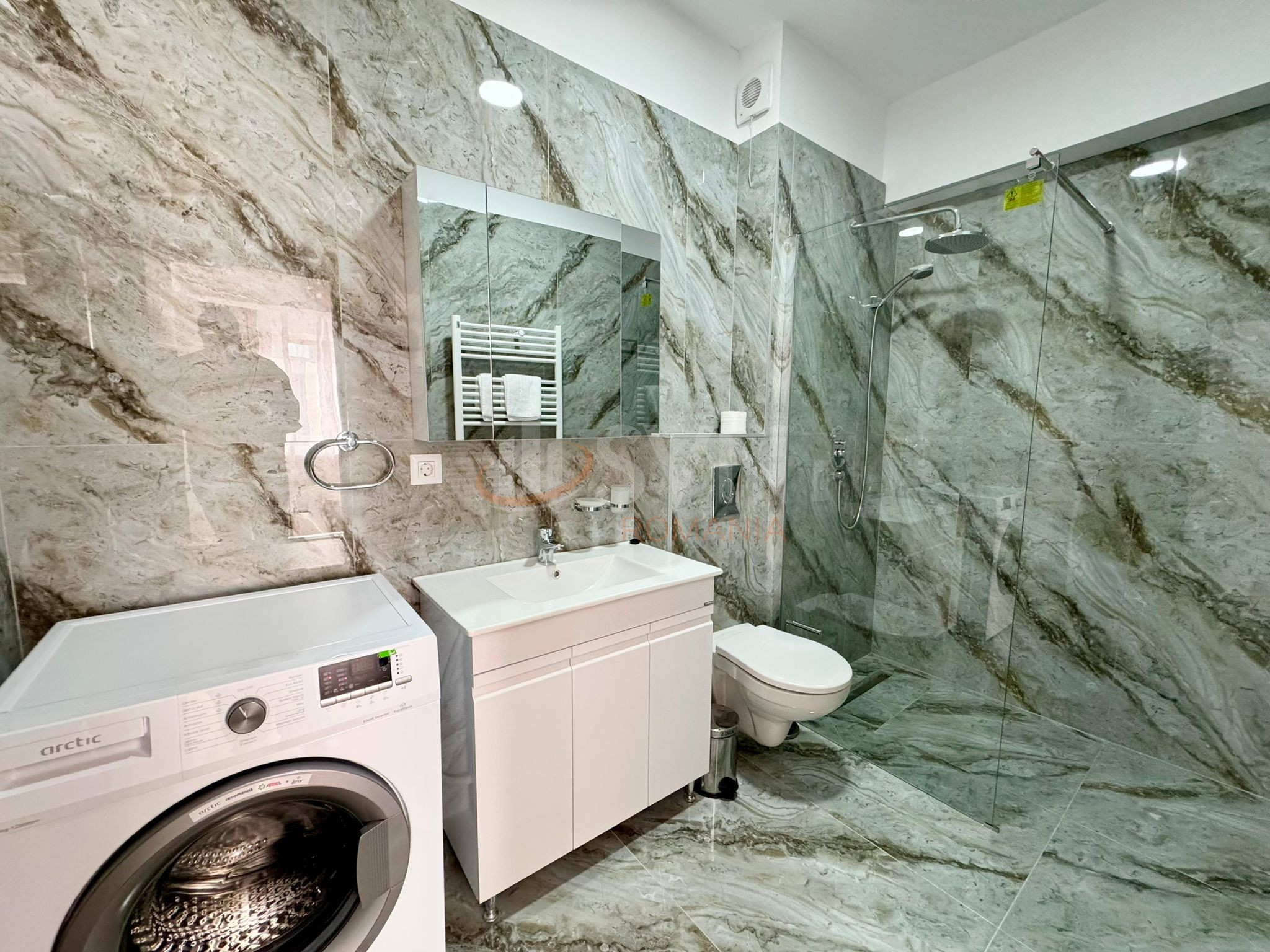 Apartament, 3 camere Bucuresti/Piata Victoriei