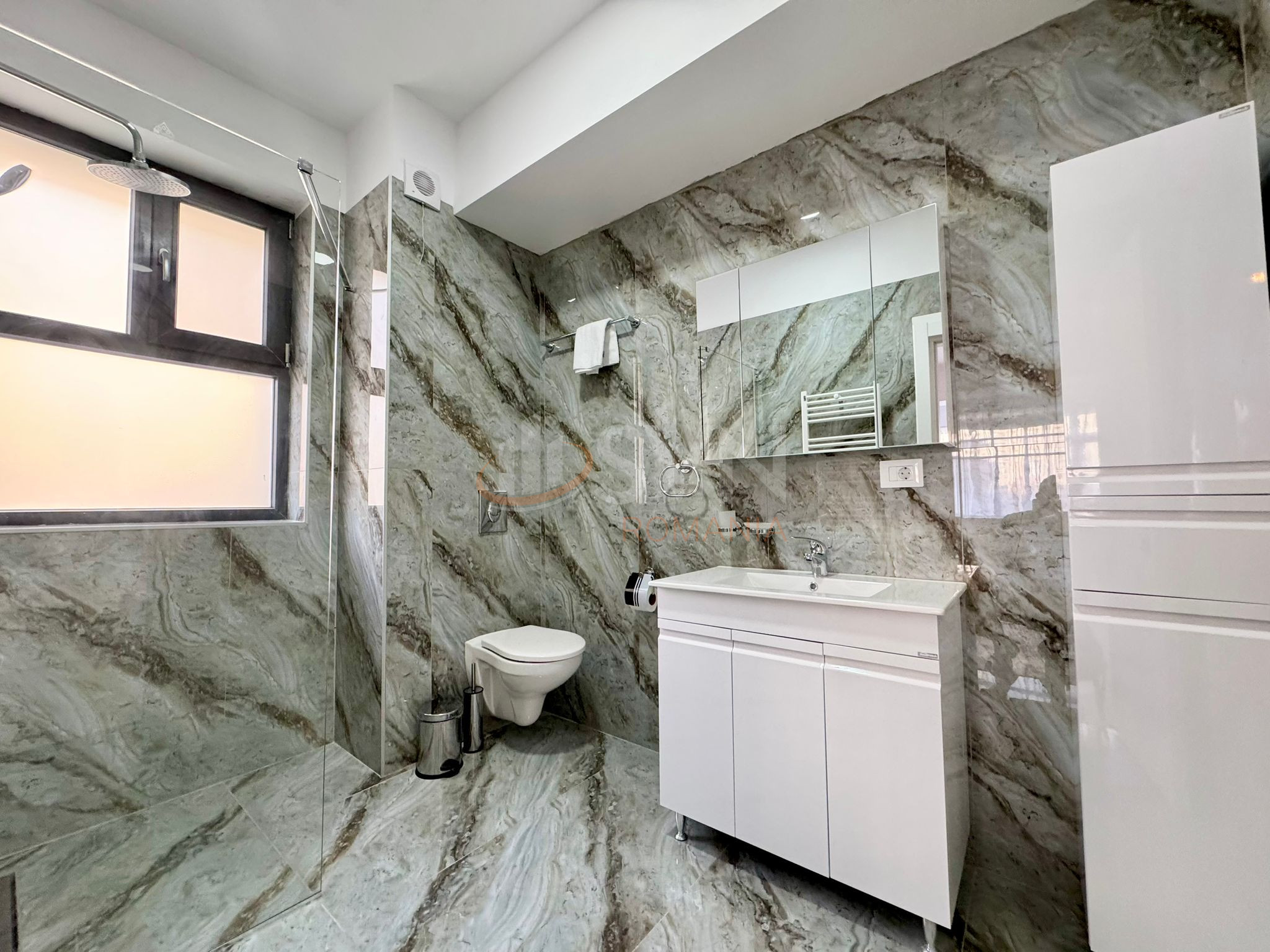 Apartament, 3 camere Bucuresti/Piata Victoriei