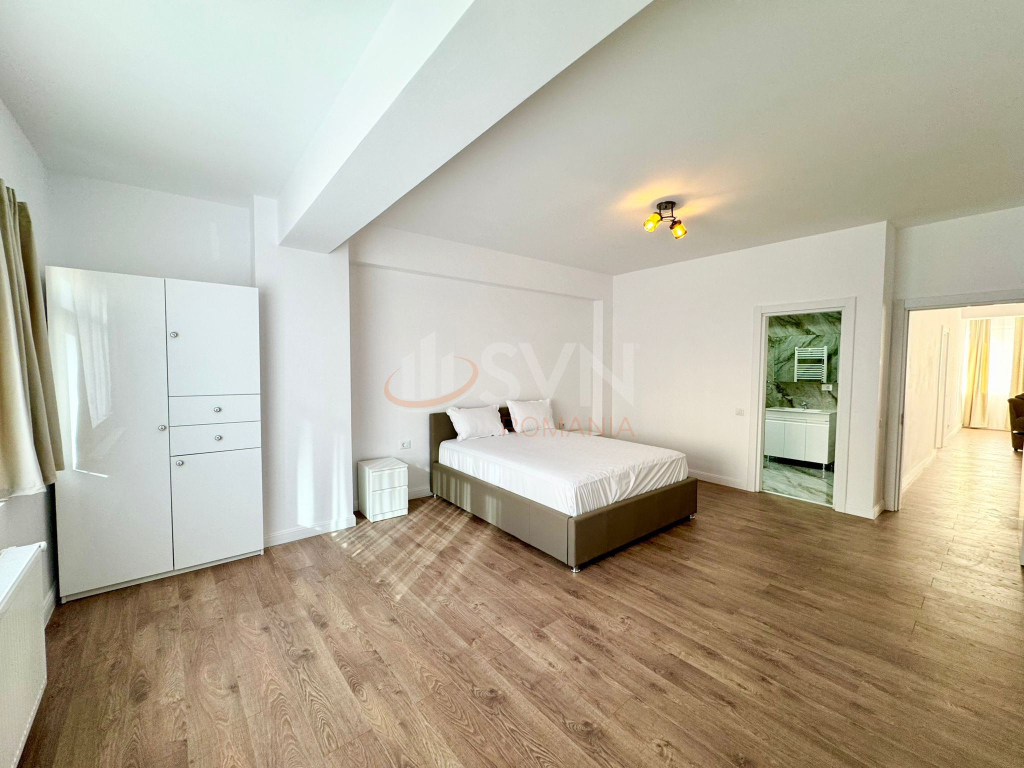 Apartament, 3 camere Bucuresti/Piata Victoriei
