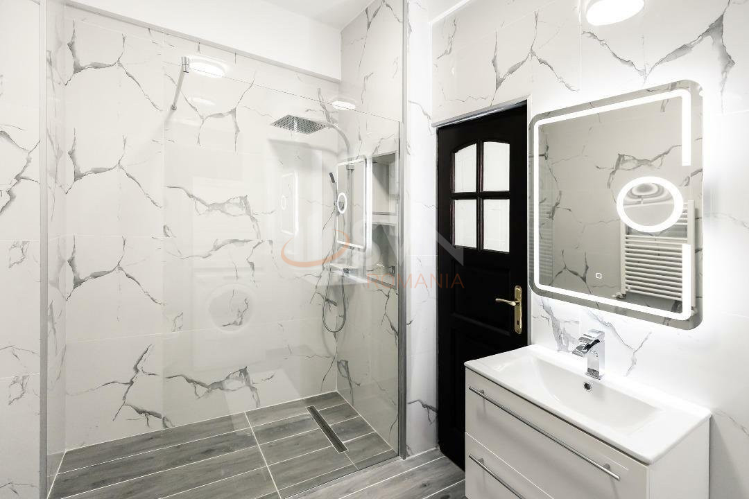 Apartament, 3 camere Bucuresti/Calea Victoriei