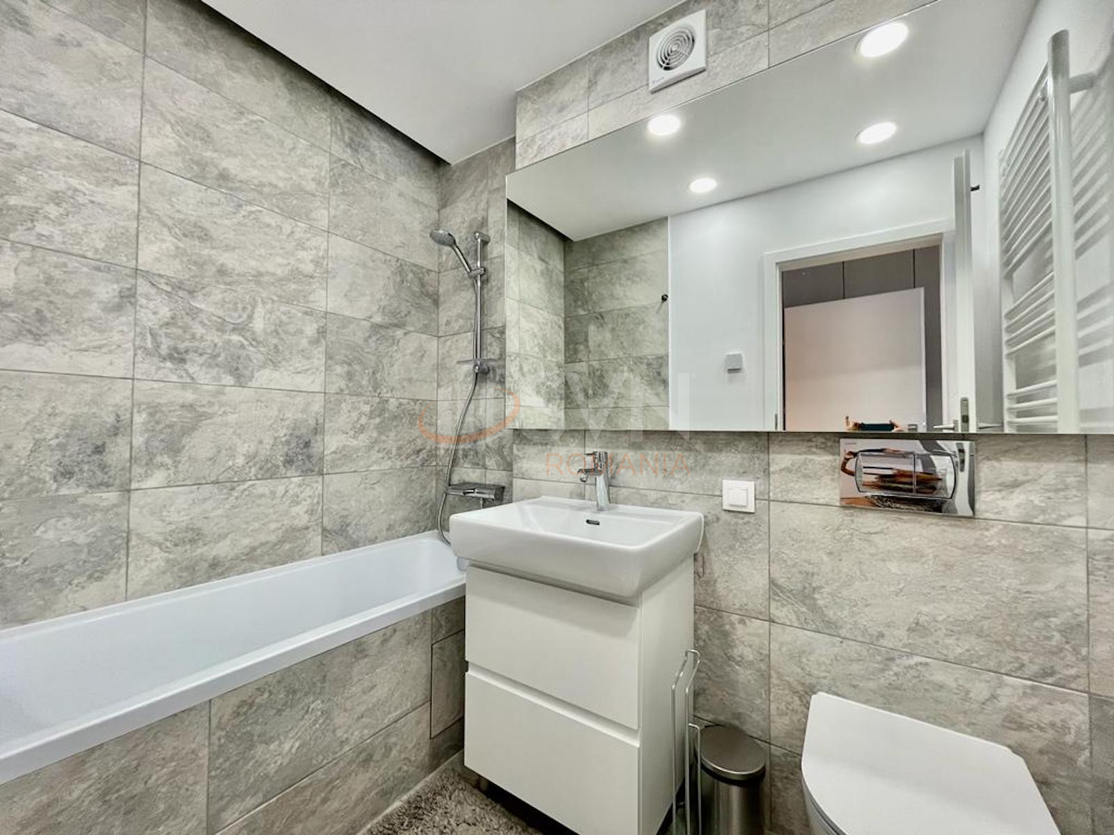 Apartament, 3 camere Bucuresti/Straulesti