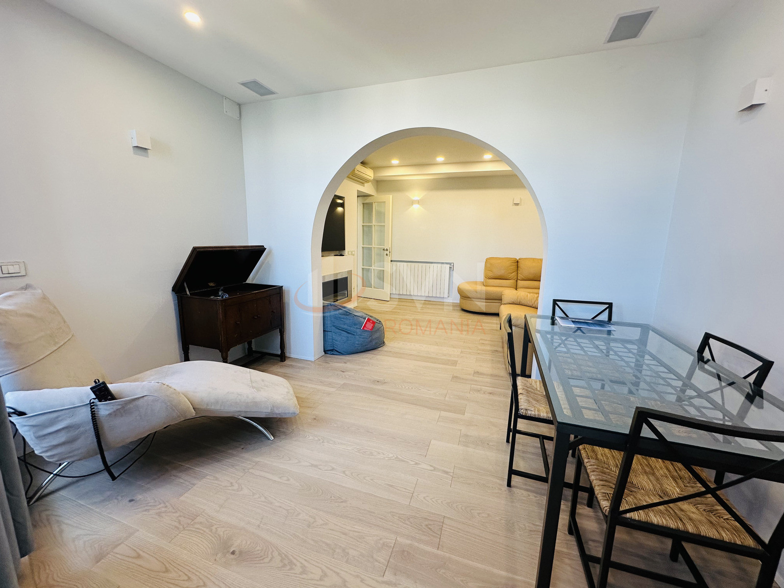 Apartament, 3 camere Bucuresti/Calea Victoriei