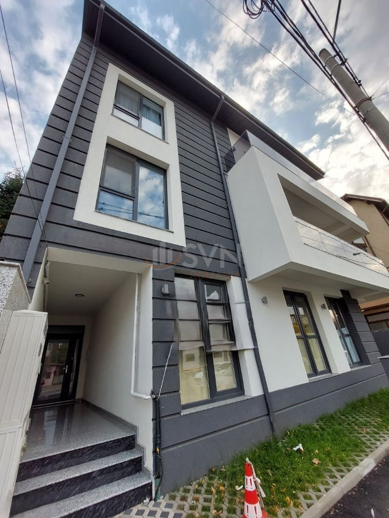 Apartament, 3 camere Bucuresti/Damaroaia