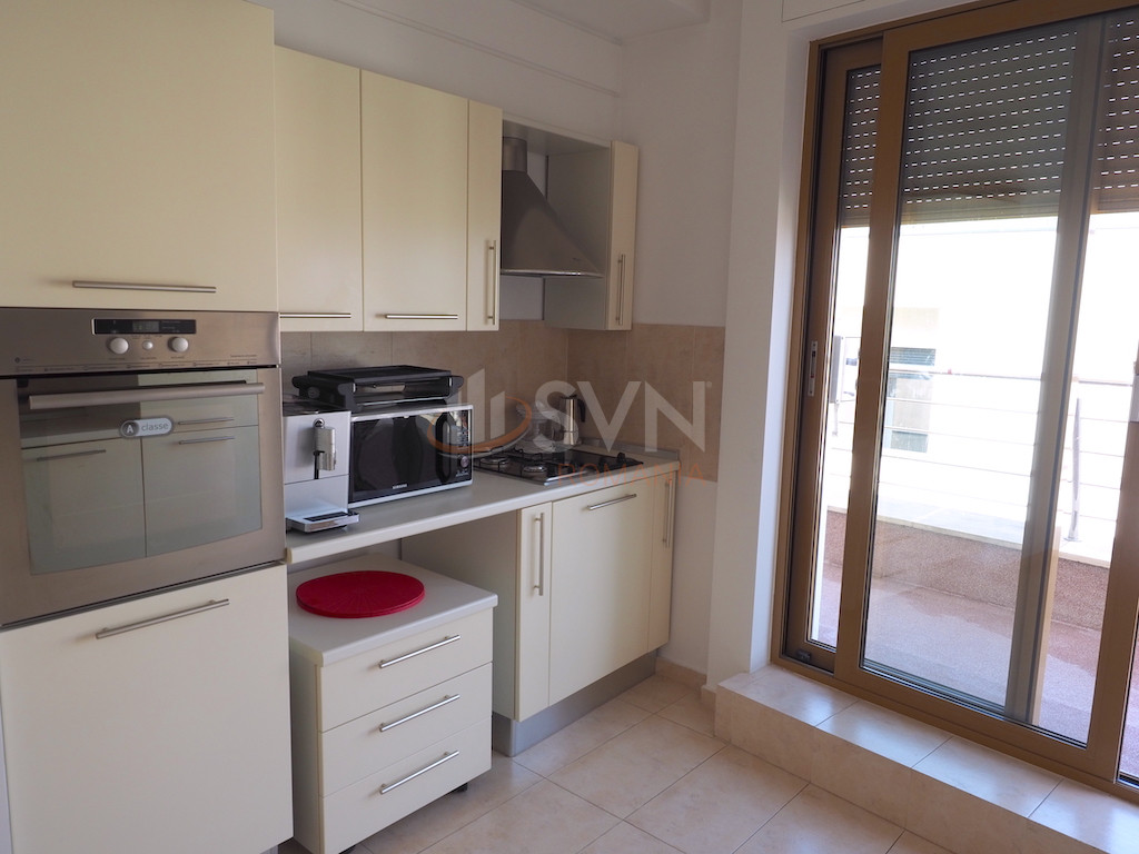 Apartament, 3 camere Bucuresti/Primaverii