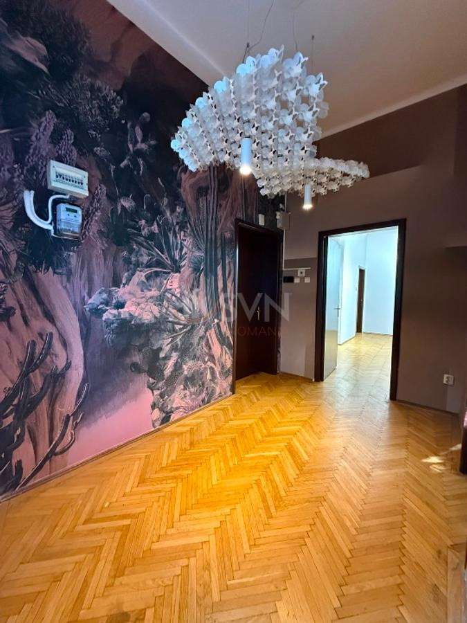Apartament, 4 camere Bucuresti/Primaverii