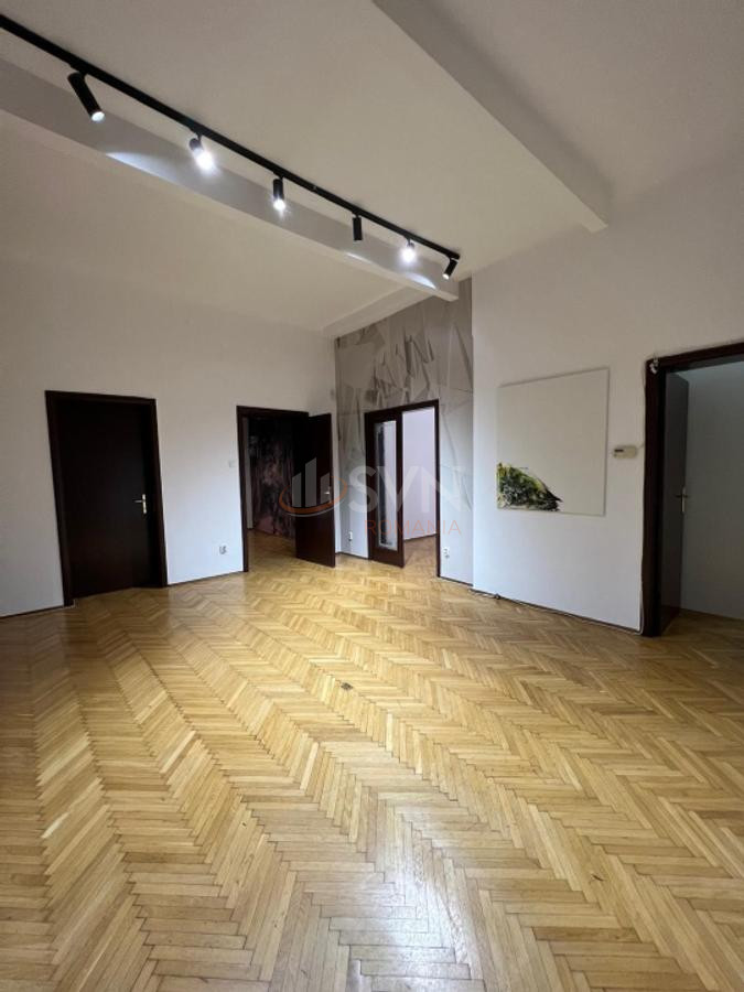Apartament, 4 camere Bucuresti/Primaverii