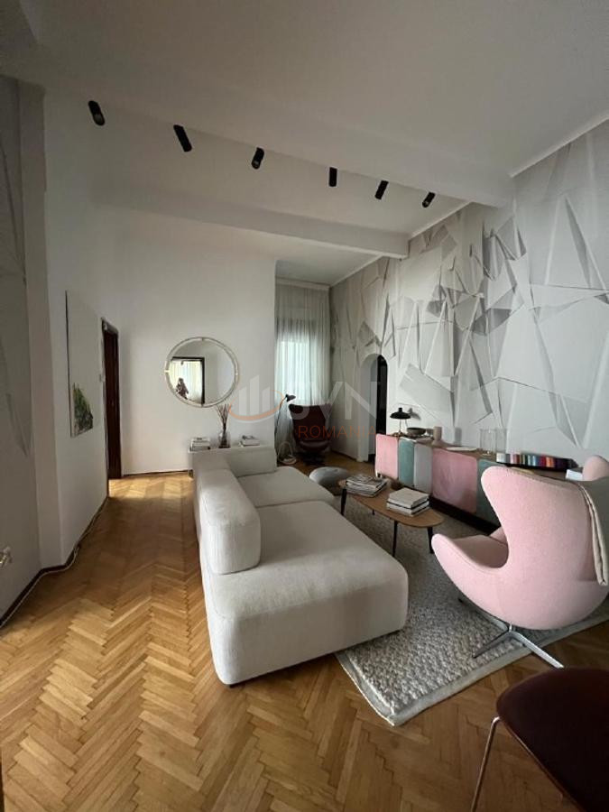 Apartament, 4 camere Bucuresti/Primaverii
