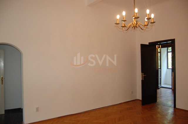 Apartament, 4 camere Bucuresti/Primaverii