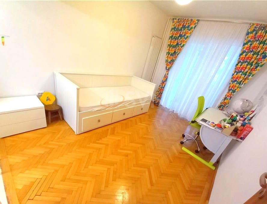 Apartament, 4 camere Bucuresti/Pantelimon