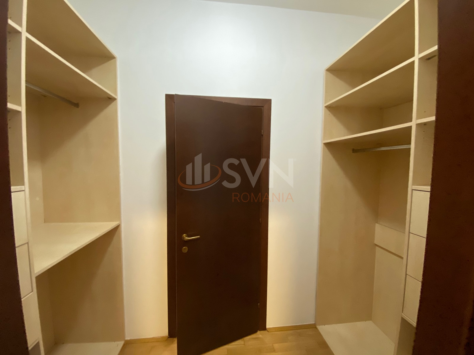 Apartament, 4 camere Bucuresti/Primaverii