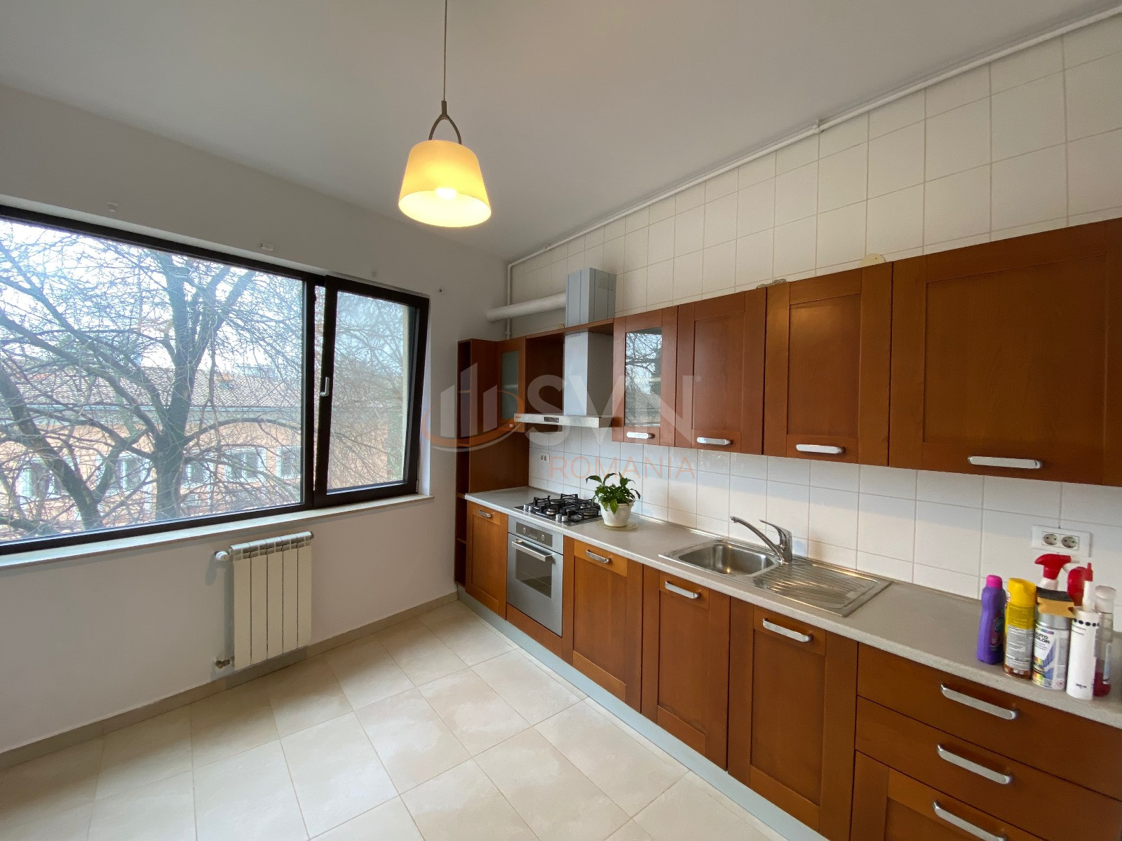 Apartament, 4 camere Bucuresti/Primaverii