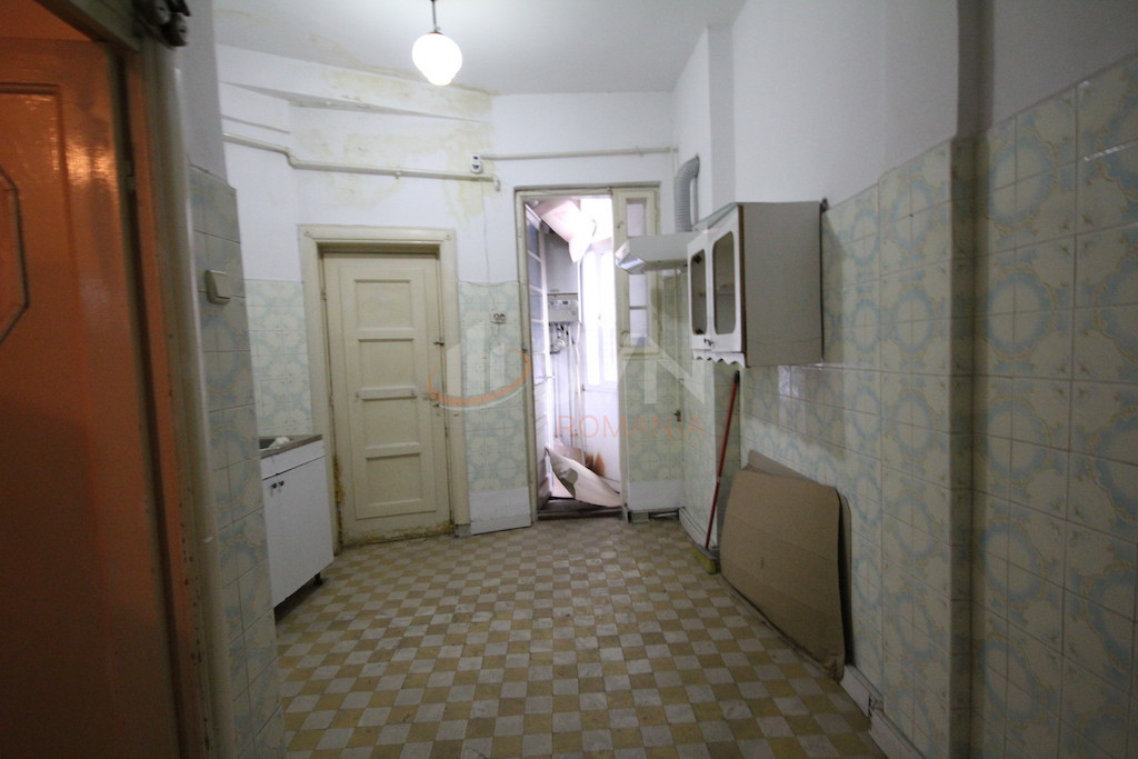 Apartament, 4 camere Bucuresti/Armeneasca