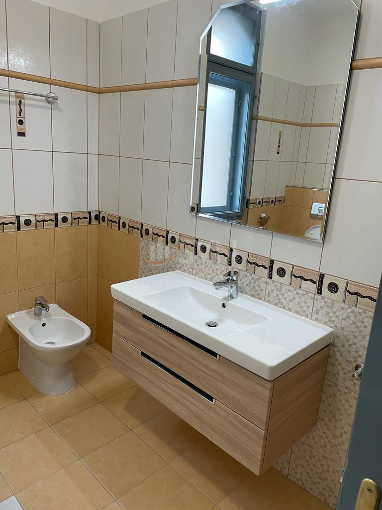 Apartament, 4 camere Bucuresti/Aviatorilor