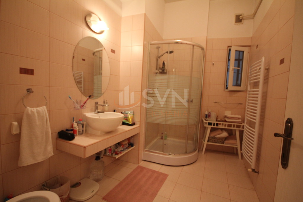 Apartament, 4 camere Bucuresti/Calea Victoriei