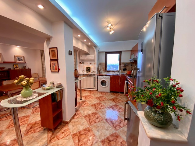 Apartament, 4 camere Bucuresti/Iancului