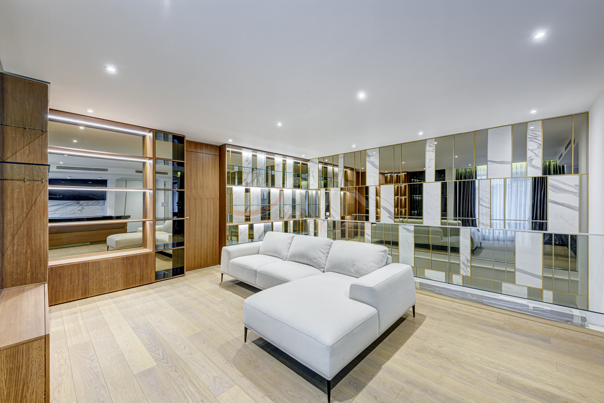 Apartament, 4 camere Bucuresti/Primaverii