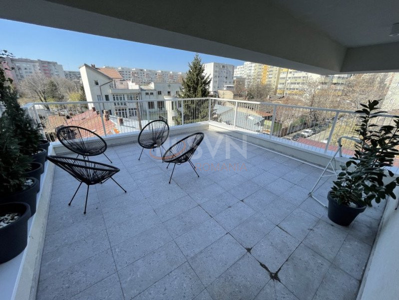 Apartament, 4 camere Bucuresti/Vatra Luminoasa