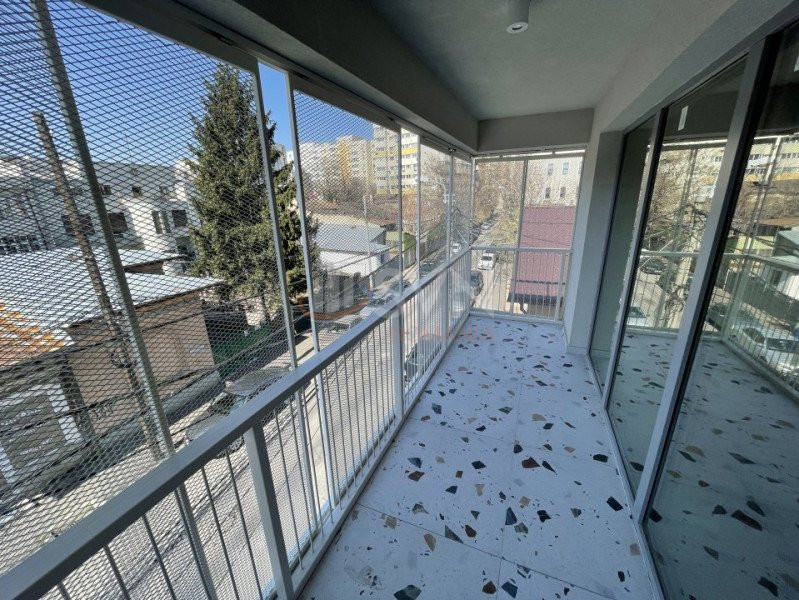 Apartament, 4 camere Bucuresti/Vatra Luminoasa