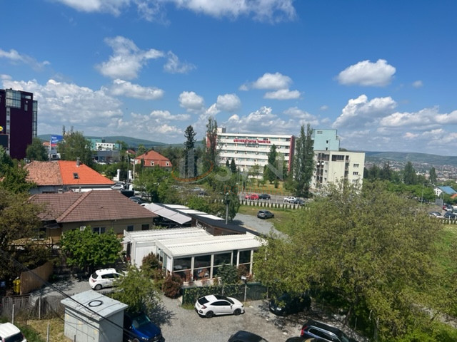 Apartament, 4 camere Cluj/Andrei Muresanu