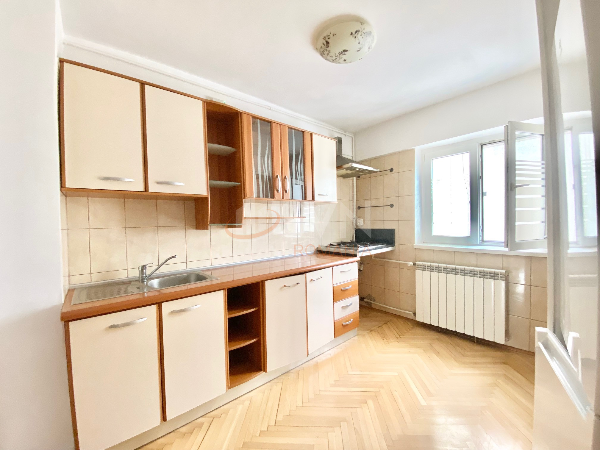 Apartament, 4 camere Bucuresti/Aviatiei