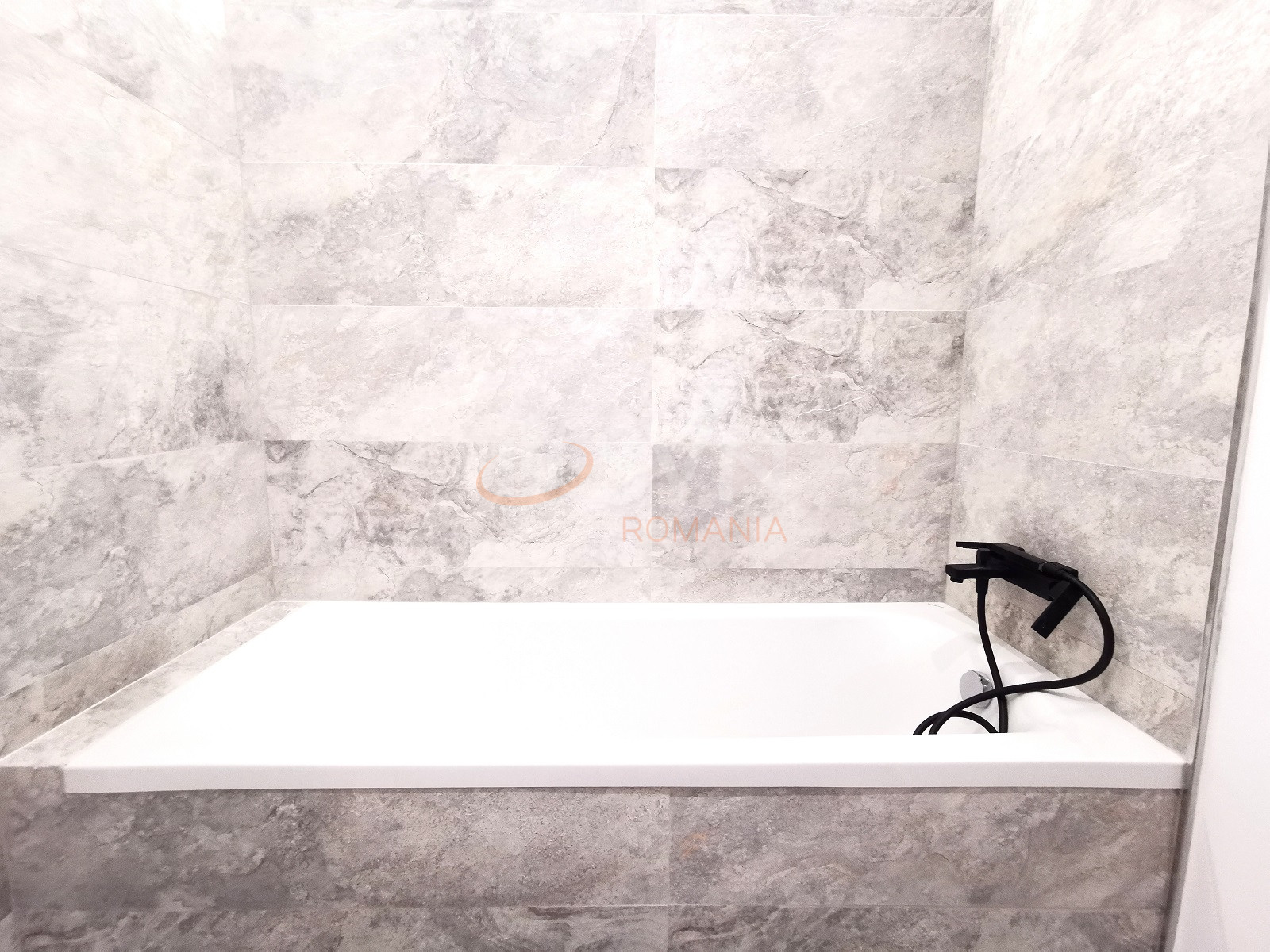 Apartament, 4 camere Bucuresti/Vacaresti