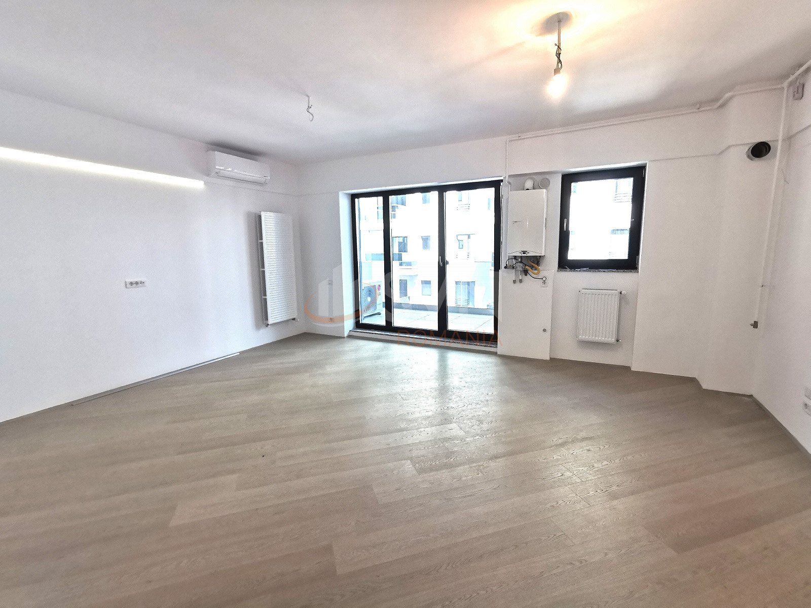 Apartament, 4 camere Bucuresti/Vacaresti