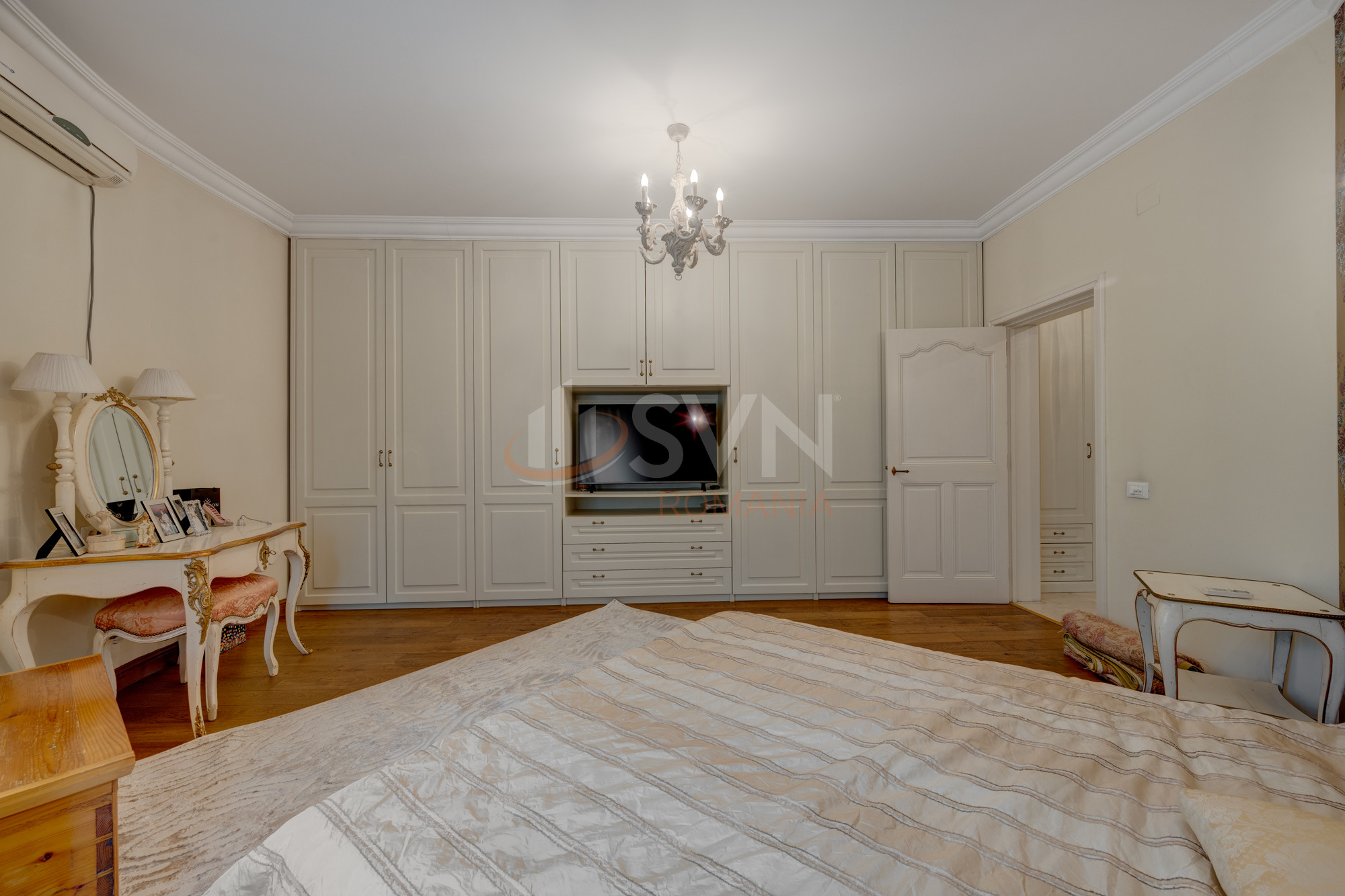 Apartament, 4 camere Bucuresti/Primaverii