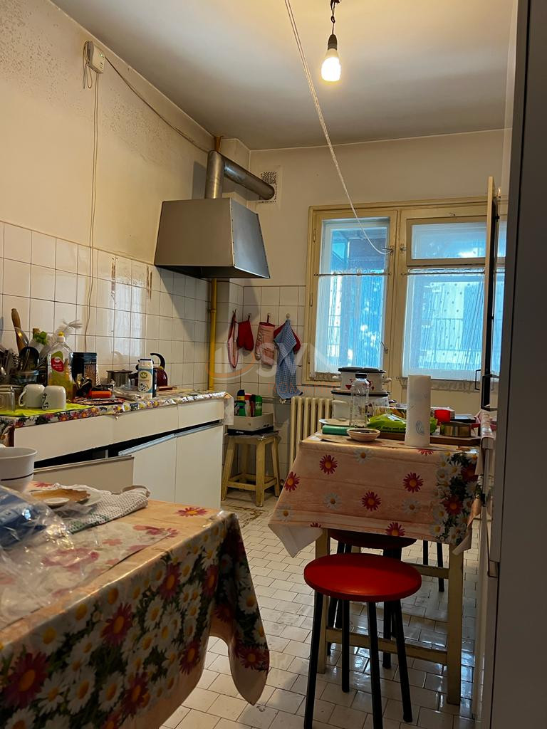 Apartament, 4 camere Bucuresti/Calea Victoriei