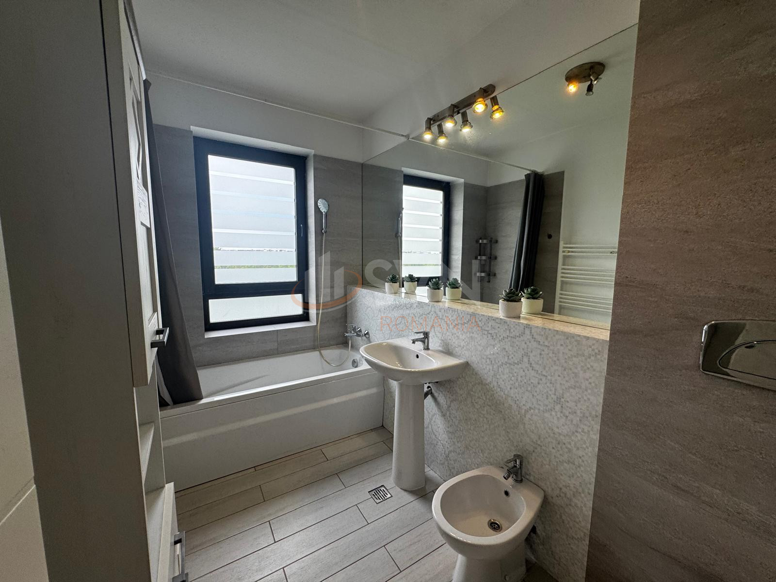 Apartament, 4 camere Bucuresti/Baneasa