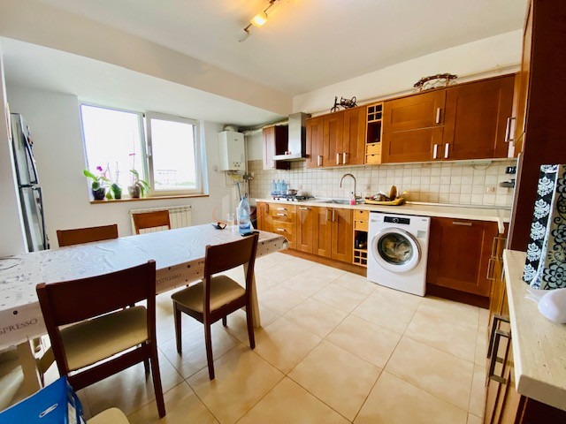 Apartament, 4 camere Bucuresti/Muncii