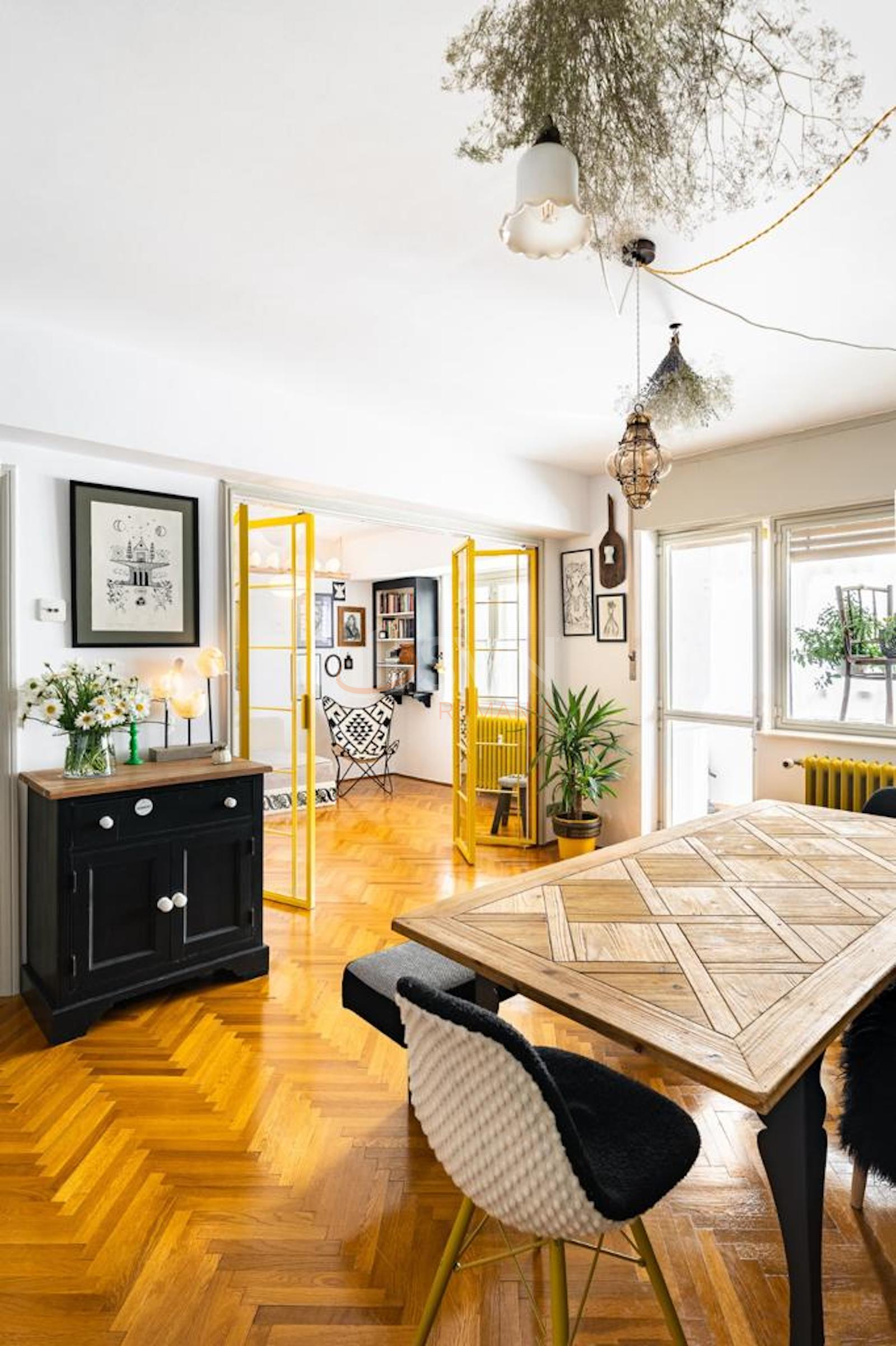 Apartament, 4 camere Bucuresti/1 Mai